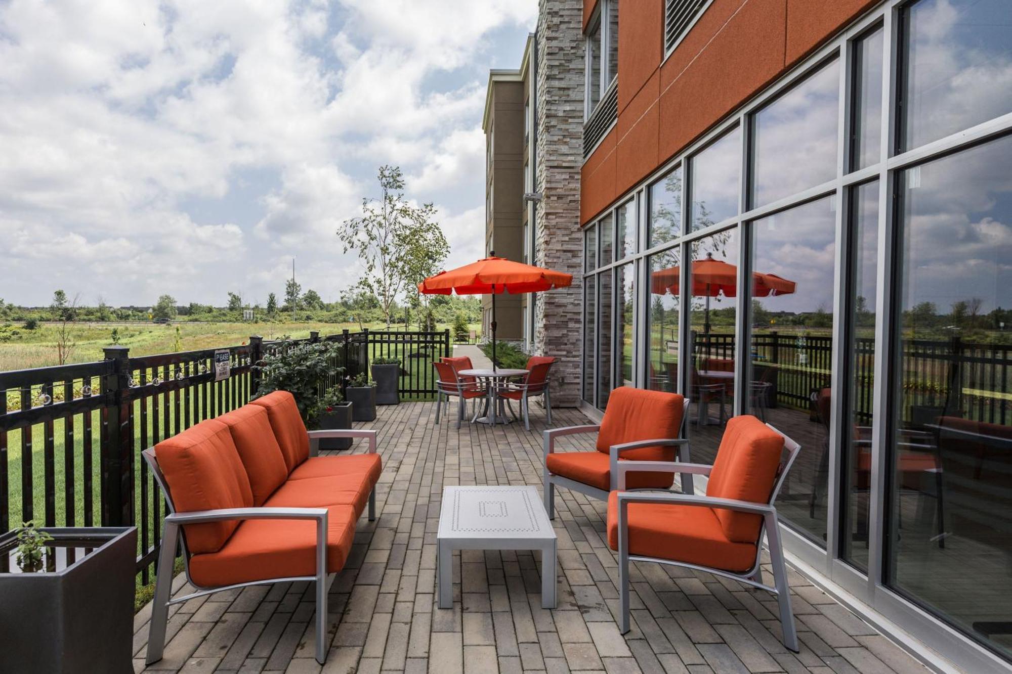 Holiday Inn Express & Suites - Welland Exterior foto